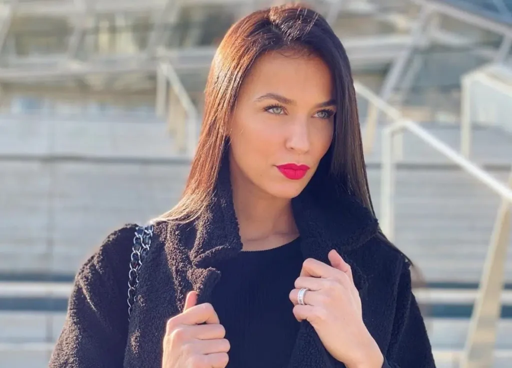 Julie Ricci chirurgie esthétique