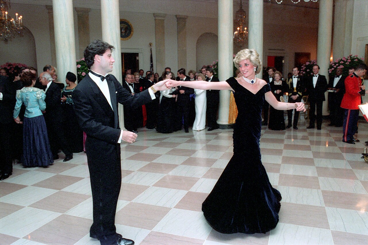 John Travolta danse avec la Princesse Diana à la Maison-Blanche en 1985