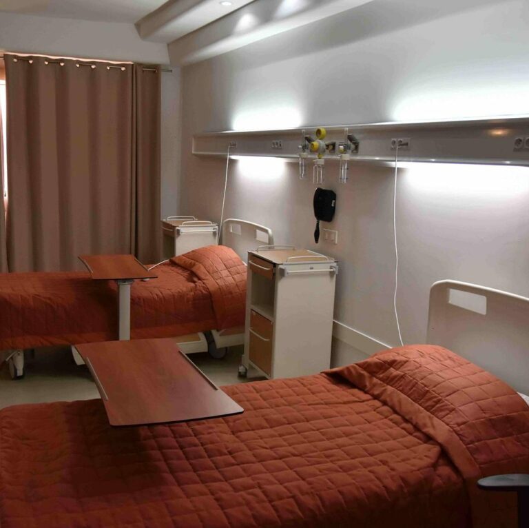 Chambre d’hospitalisation dans une clinique partenaire à Tunis
