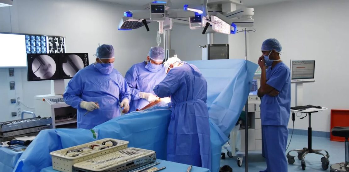 Bloc opératoire d’une clinique partenaire à Tunis