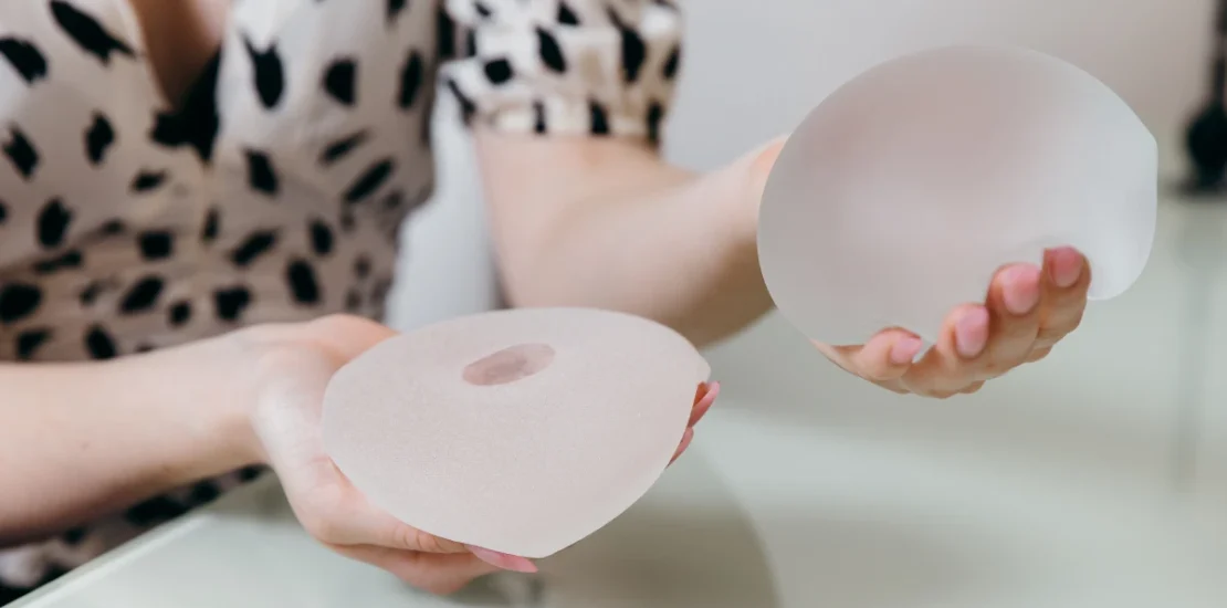 Retrait des implants mammaires
